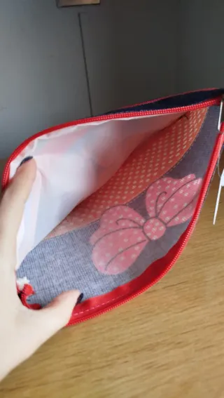 Beauty case con fiocco a pois