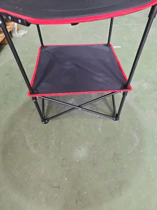 Mesa plegable redonda con portavasos