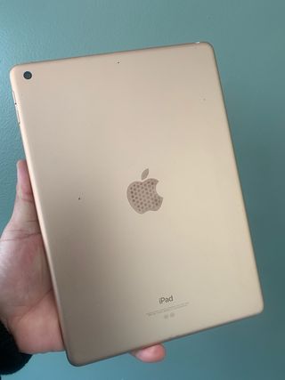 iPad 6ª Gen 128GB Wi-Fi Gris/Blanco