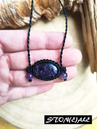 Girocollo in macrame con ametista