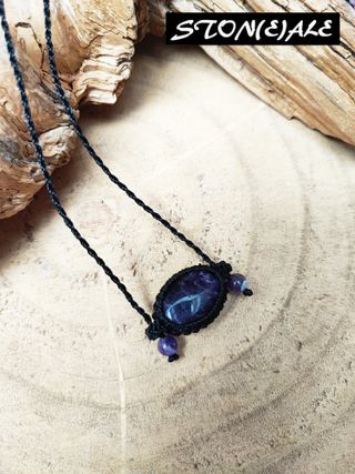 Girocollo in macrame con ametista