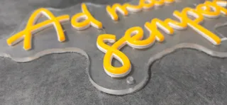 Lampada neon LED  "Ad maiora semper"