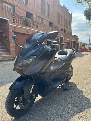 Yamaha TMAX 560 2024 Negra