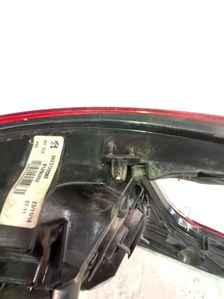 PILOTO TRASERO DERECHO PEUGEOT 308 779915
