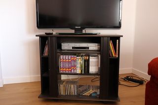 Mueble de TV y TV Philips
