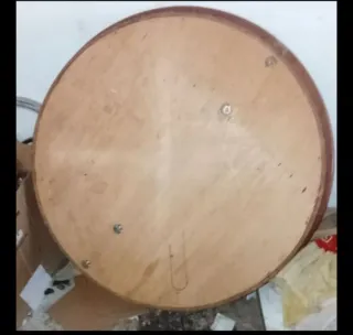 Mesa redonda de madera usada.. 5€