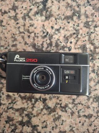 Máquina Fotográfica Fujica Pocket 250