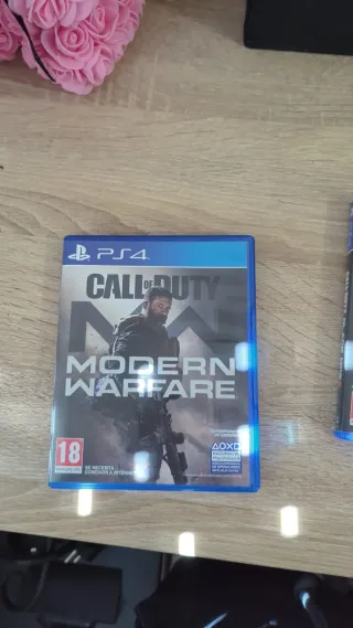 Console PS4 nera + controller e giochi in regalo