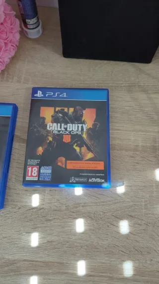 Console PS4 nera + controller e giochi in regalo