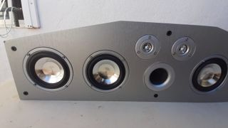 Columna de altavoces negra