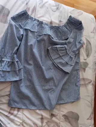 Blusa cuadros azules con volantes