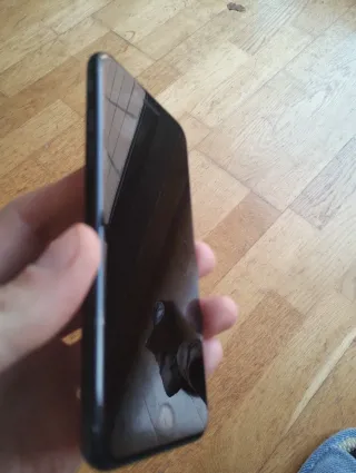 iPhone SE 2022 Blu marino