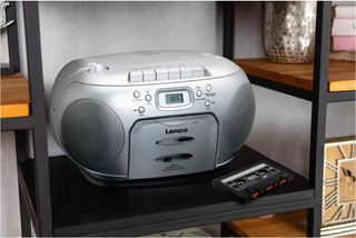 Lenco SCD-420SI - Radio FM portátil con reproducto