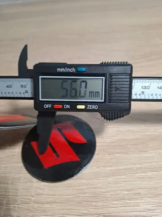 Emblemas Suzuki (4 unidades)