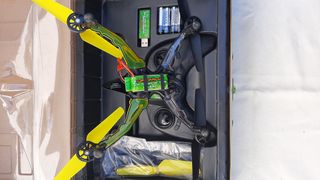 Dron Dromida Ominus Negro y Amarillo