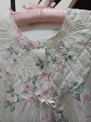 Camicia da notte invernale floreale