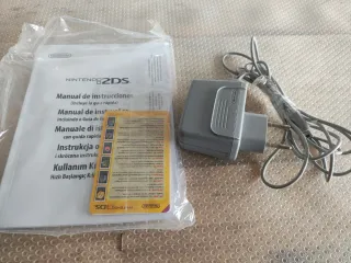 Nintendo 2DS Special Edition New Super Mario Bros.