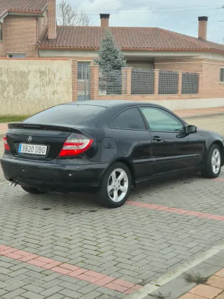 Mercedes-Benz Clase C 2004