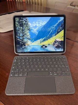 Ipad Pro M2 + apple pencil + Logitech Keyboard