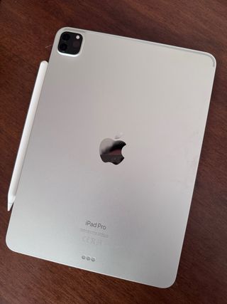 Ipad Pro M2 + apple pencil + Logitech Keyboard