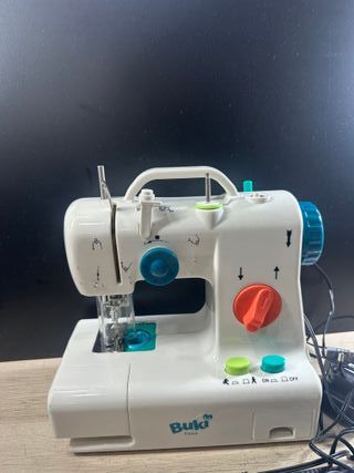 Buki 5410  máquina de coser