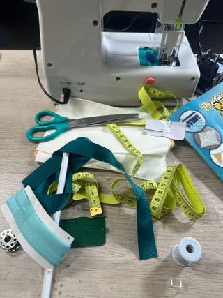 Buki 5410  máquina de coser