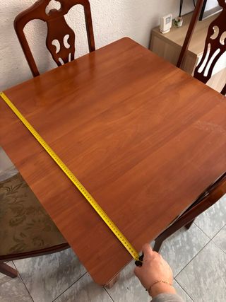 Juego de 4 sillas de comedor clásicas