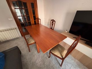Juego de 4 sillas de comedor clásicas