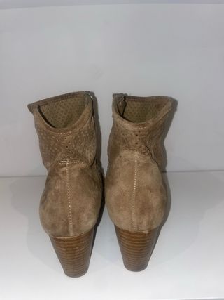 Botines tacón beige/marrón