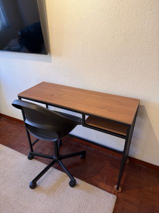 Escritorio IKEA FJÄLLBO y Silla
