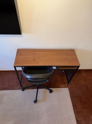 Escritorio IKEA FJÄLLBO y Silla
