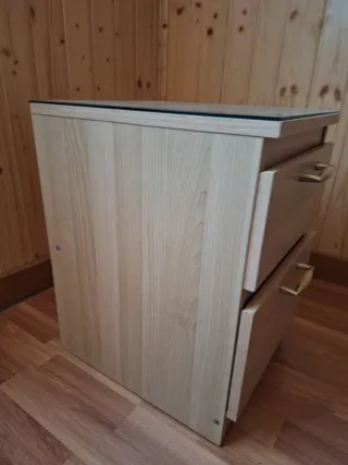 Mesitas de noche Ikea madera.