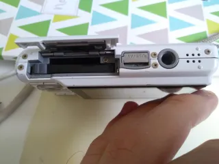 Cámara Casio EXILIM 7.2 MP EX-Z77