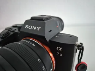 Sony a7 III (en garantía) + Lente 28-60mm