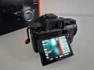 Sony a7 III (en garantía) + Lente 28-60mm