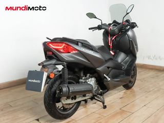 YAMAHA X-MAX 125