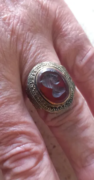 Anello sigillo afghano con cammeo
