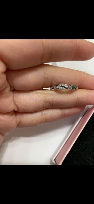 Pendientes Pandora entrelazados brillantes