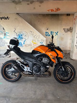Kawasaki Z800 Naranja y Negra