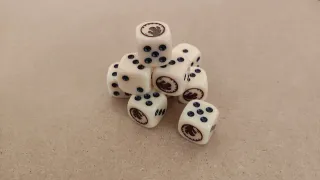 Dados Tyranidos