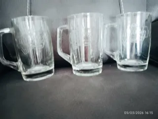 Jarras de cerveza de cristal