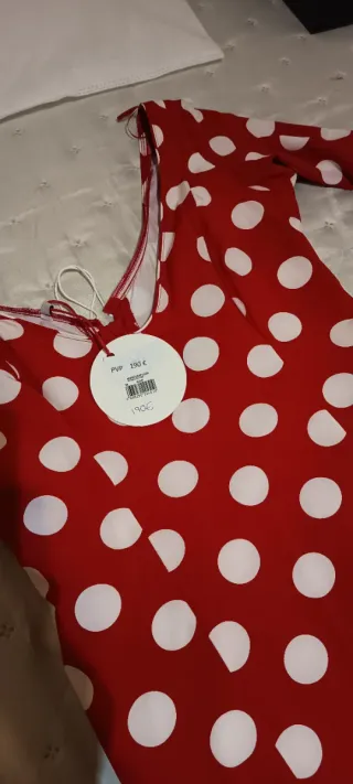 Traje de flamenca rojo con lunares blancos