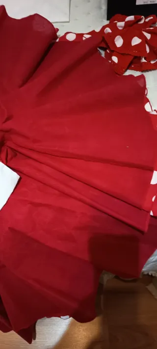 Traje de flamenca rojo con lunares blancos