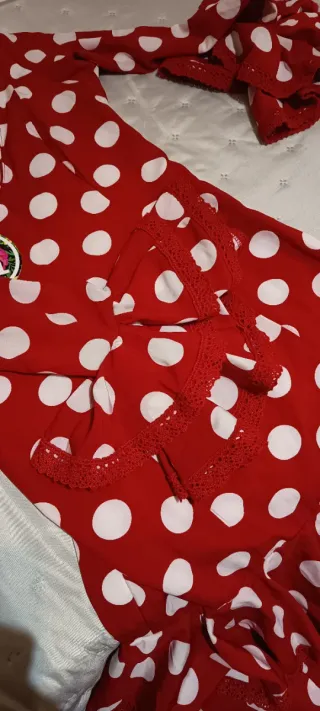 Traje de flamenca rojo con lunares blancos