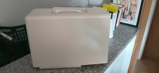 Máquina de coser Elna con pedal