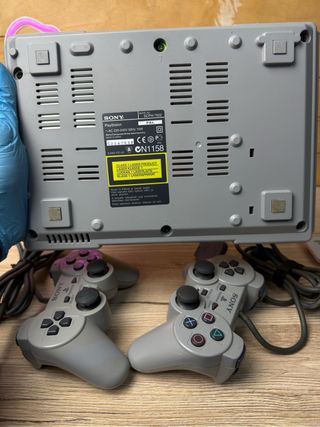 Sony PlayStation 1 con 2 controller originali