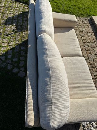 Sofá 2-3 plazas beige claro. Buen estado.