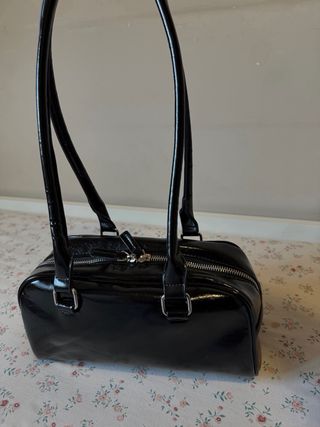 Bolso negro charol Elegante