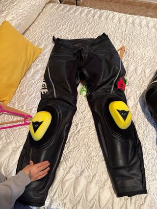 Pantalón y Chaqueta Moto Dainese