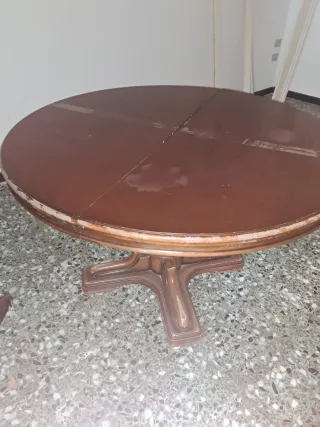 Tavolo vintage rotondo in legno